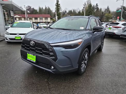 New 2026 Toyota Corolla Cross XLE image 3