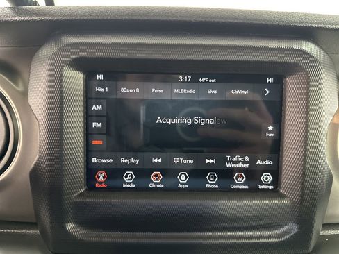 Used 2020 Jeep Gladiator Sport w/ Quick Order Package 24S image 17