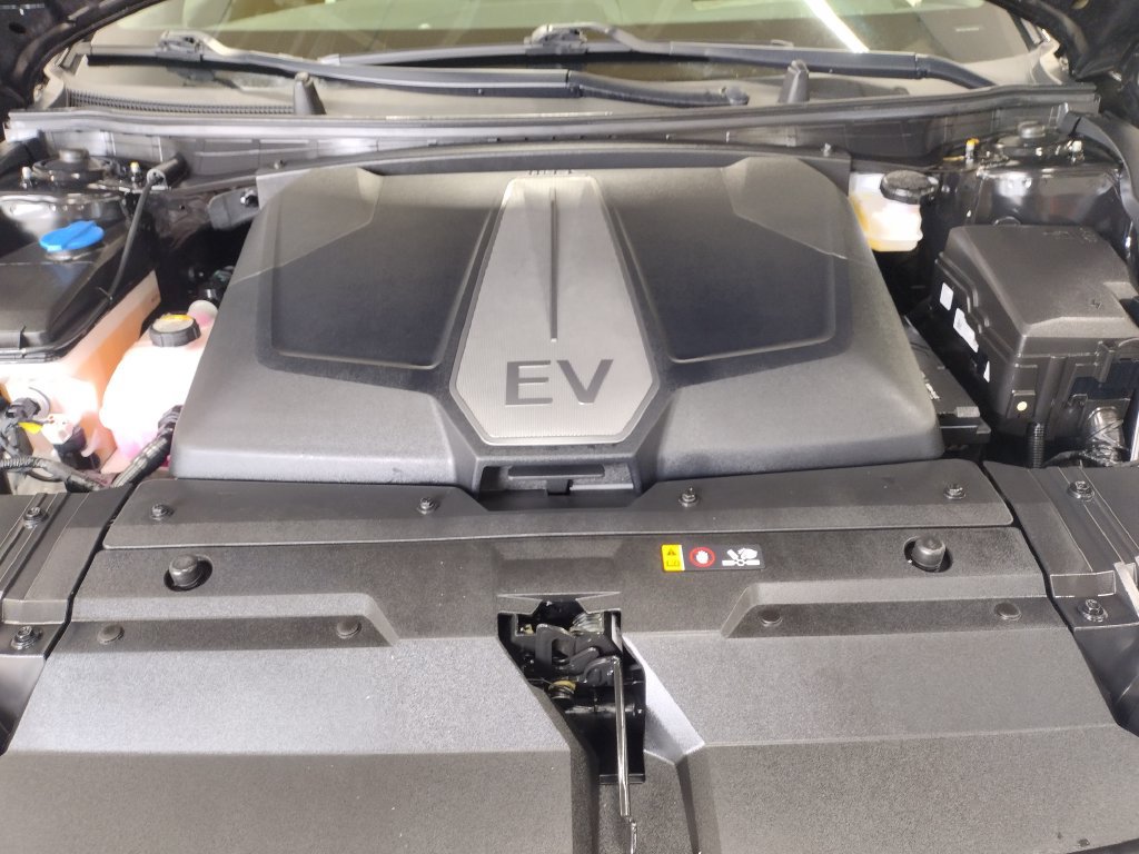 Used 2024 Kia EV6 GT-Line AWD/4WD image 9