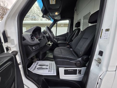 Used 2020 Mercedes-Benz Sprinter 2500 w/ Driver Convenience Package image 10
