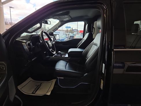 Used 2023 Ford F150 Lariat w/ Trailer Tow Package image 13