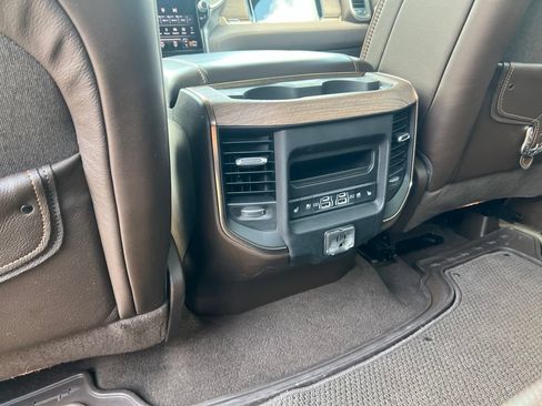 Used 2025 RAM 1500 Limited AWD/4WD image 16
