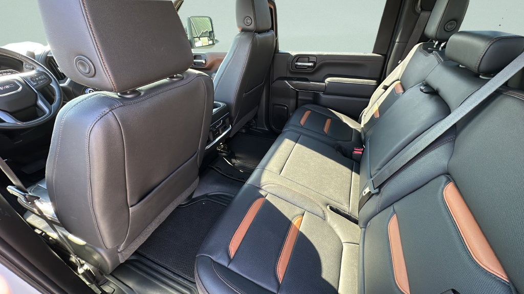 Used 2023 GMC Sierra 2500 AT4 w/ AT4 Preferred Package AWD/4WD image 13