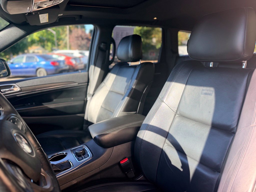 Used 2018 Jeep Grand Cherokee Limited AWD/4WD image 23