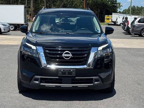 Used 2024 Nissan Pathfinder SV AWD/4WD image 3
