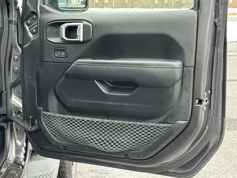 Used 2022 Jeep Wrangler Unlimited Sahara w/ Cold Weather Group image 9