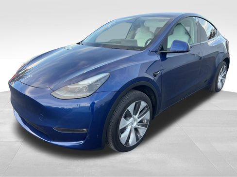 Used 2023 Tesla Model Y 2WD image 9