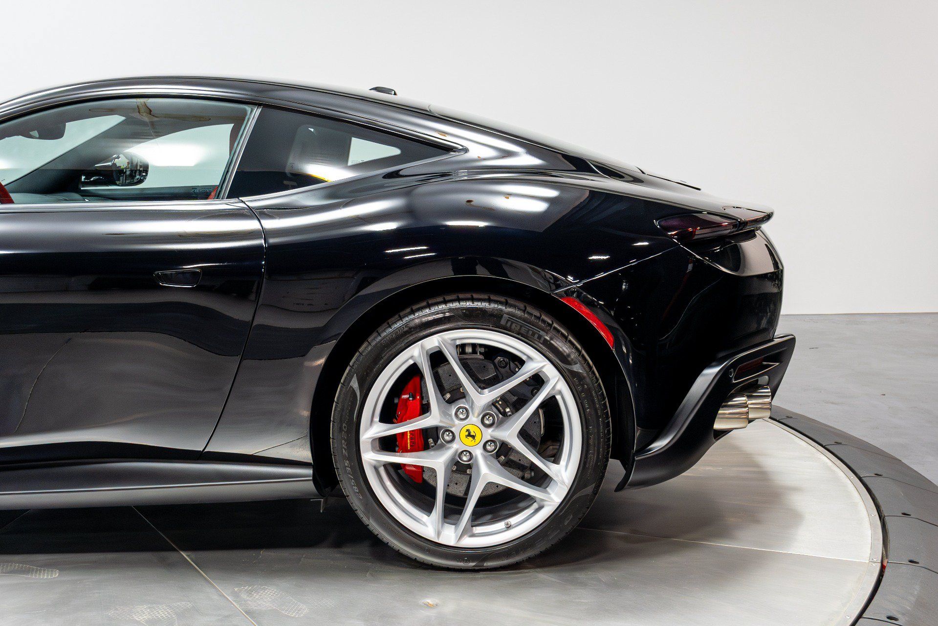 Used 2022 Ferrari Roma RWD image 43