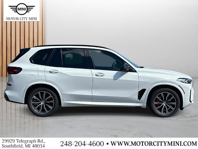 Used 2024 BMW X5 xDrive40i w/ M Sport Package AWD/4WD image 2