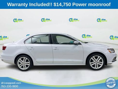 Used 2017 Volkswagen Jetta SEL FWD image 4