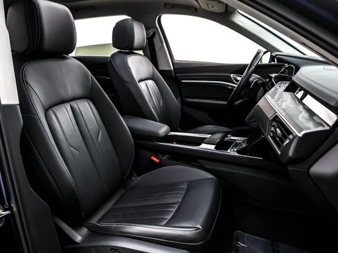 Used 2022 Audi e-tron Premium image 7