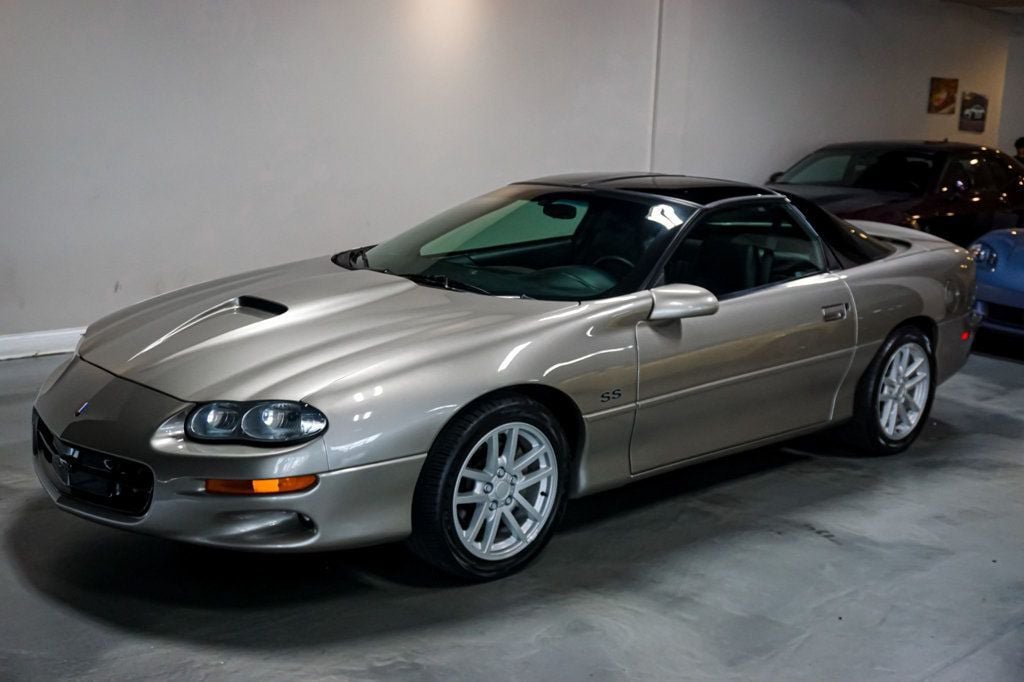 Used 2002 Chevrolet Camaro Z28 w/ SS Performance/Appearance Pkg RWD image 5
