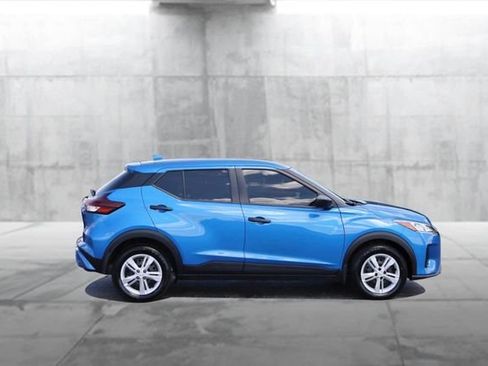 Used 2024 Nissan Kicks S FWD image 5