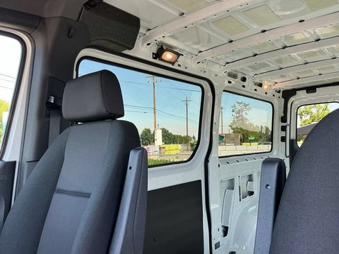 Used 2025 Mercedes-Benz Sprinter 2500 image 11