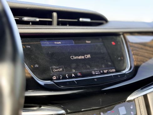 Used 2021 Cadillac XT6 Premium Luxury image 15