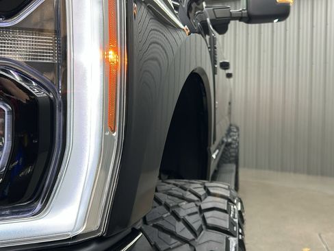 Used 2025 Ford F250 Platinum w/ FX4 Off-Road Package image 13