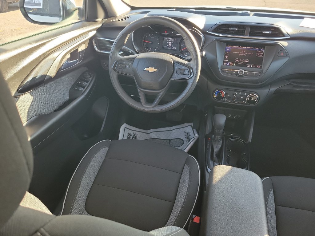 Used 2023 Chevrolet TrailBlazer LT FWD image 28