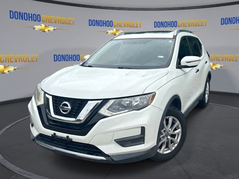 Used 2017 Nissan Rogue SV FWD image 4