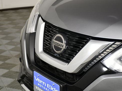 Used 2020 Nissan Rogue S w/ Special Edition Package image 11