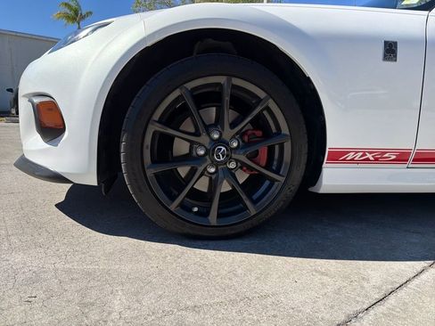 Used 2015 MAZDA MX-5 Miata Club image 14