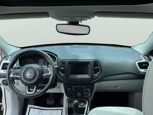 Used 2019 Jeep Compass Latitude FWD image 27