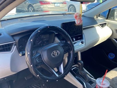 Used 2023 Toyota Corolla Cross LE image 48