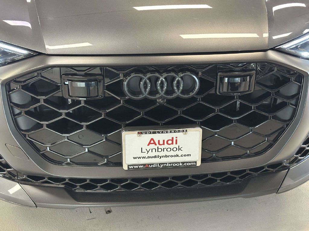 Used 2026 Audi RS Q8 performance AWD/4WD image 12