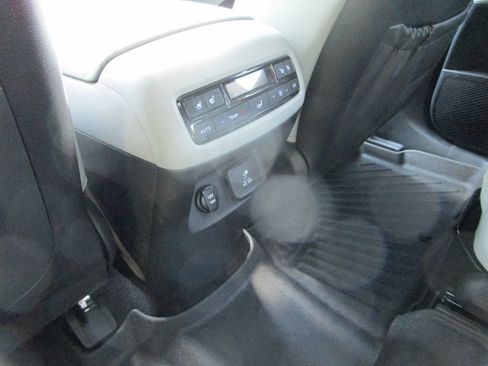 Used 2024 Hyundai Palisade SEL w/ Premium Package FWD image 22