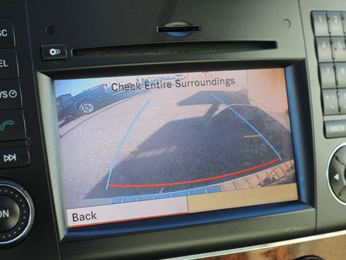 Used 2011 Mercedes-Benz GL 450 4MATIC image 19