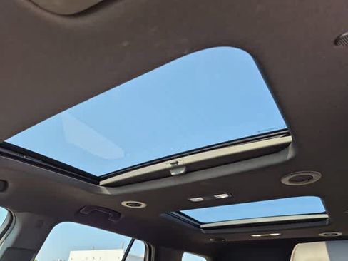 Used 2023 Chevrolet Traverse High Country w/ LPO, Floor Liner Package AWD/4WD image 19