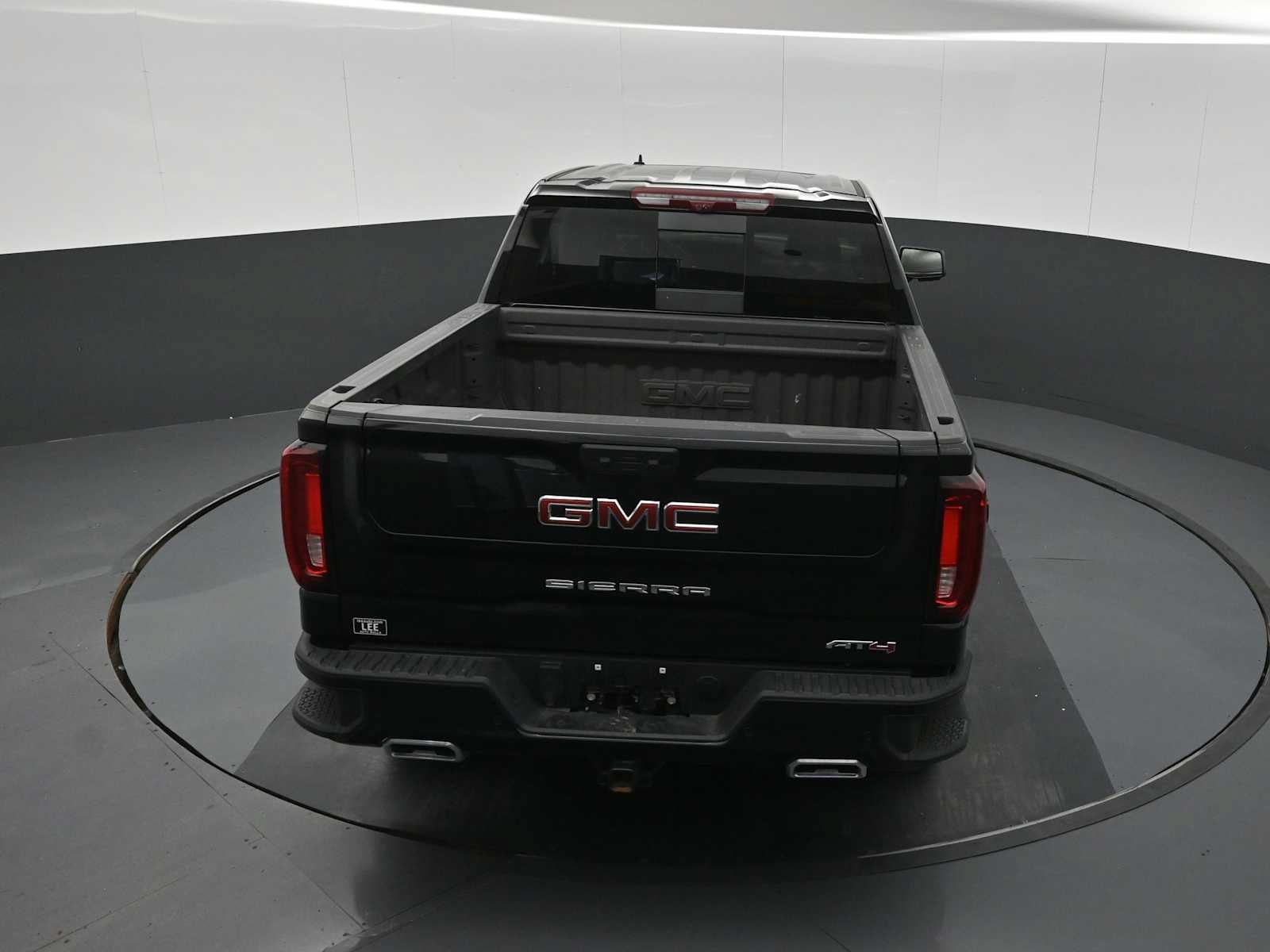 Used 2025 GMC Sierra 1500 AT4 w/ AT4 Premium Package AWD/4WD image 16