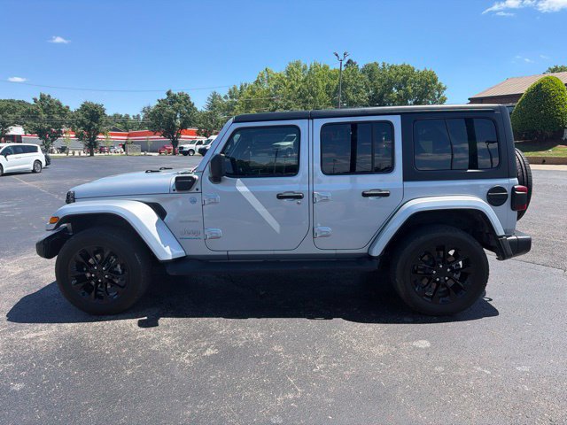 Used 2023 Jeep Wrangler Unlimited Sahara w/ Cold Weather Group AWD/4WD image 8