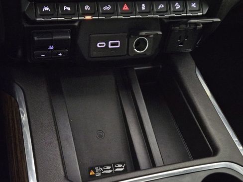 Used 2021 Chevrolet Silverado 1500 High Country w/ Technology Package image 19