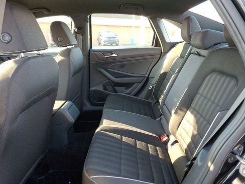 Used 2024 Volkswagen Jetta Sport image 10