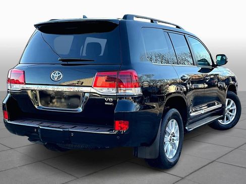 Certified 2017 Toyota Land Cruiser image 12