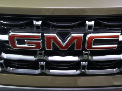 Used 2023 GMC Canyon AT4 w/ AT4 Premium Package AWD/4WD image 17