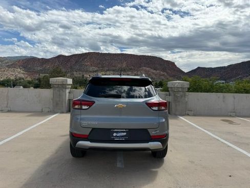 Used 2025 Chevrolet TrailBlazer LT AWD/4WD image 7