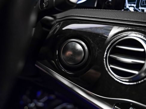 Used 2017 Mercedes-Benz S 550 Sedan image 16