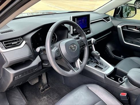 Used 2024 Toyota RAV4 XLE Premium FWD image 18