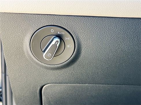 New 2025 Volkswagen Taos S image 10