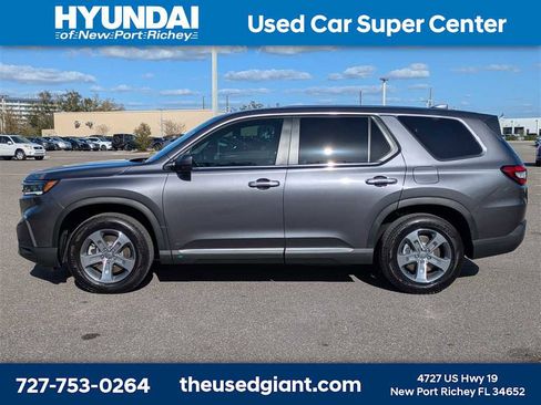 Used 2025 Honda Pilot EX-L image 2