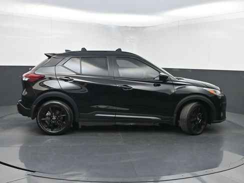 Used 2023 Nissan Kicks SR w/ SR Premium Package FWD image 43