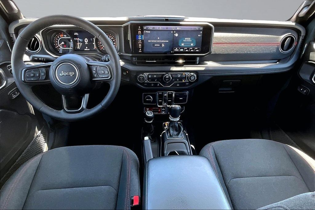 Certified 2025 Jeep Wrangler Unlimited Rubicon w/ Convenience Group AWD/4WD image 9