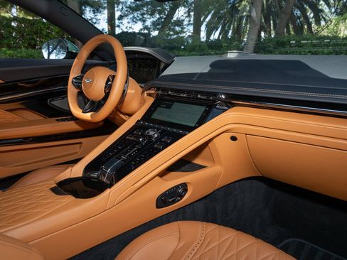 Used 2024 Aston Martin DB12 Coupe RWD image 15