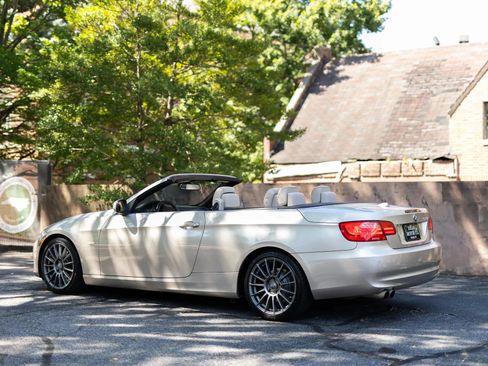 Used 2013 BMW 328i Convertible RWD image 9