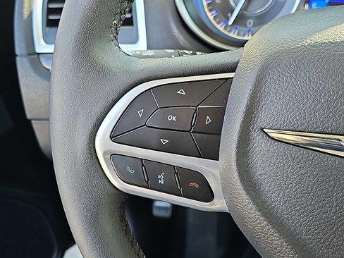 Used 2023 Chrysler 300 Touring L w/ Comfort Group image 22