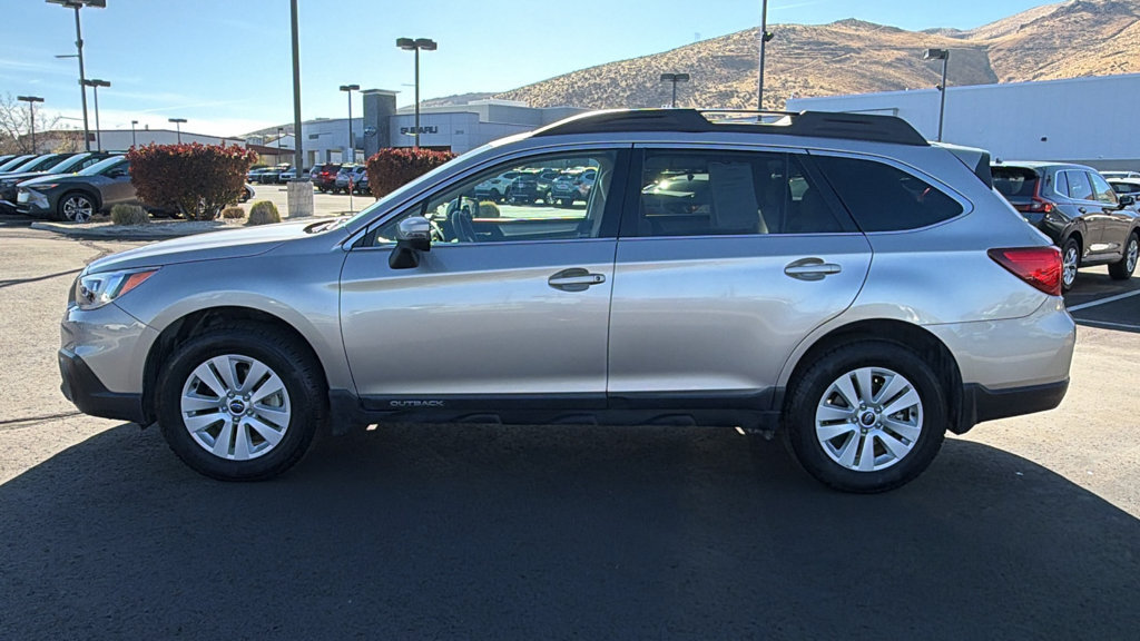 Used 2017 Subaru Outback 2.5i Premium AWD/4WD image 6