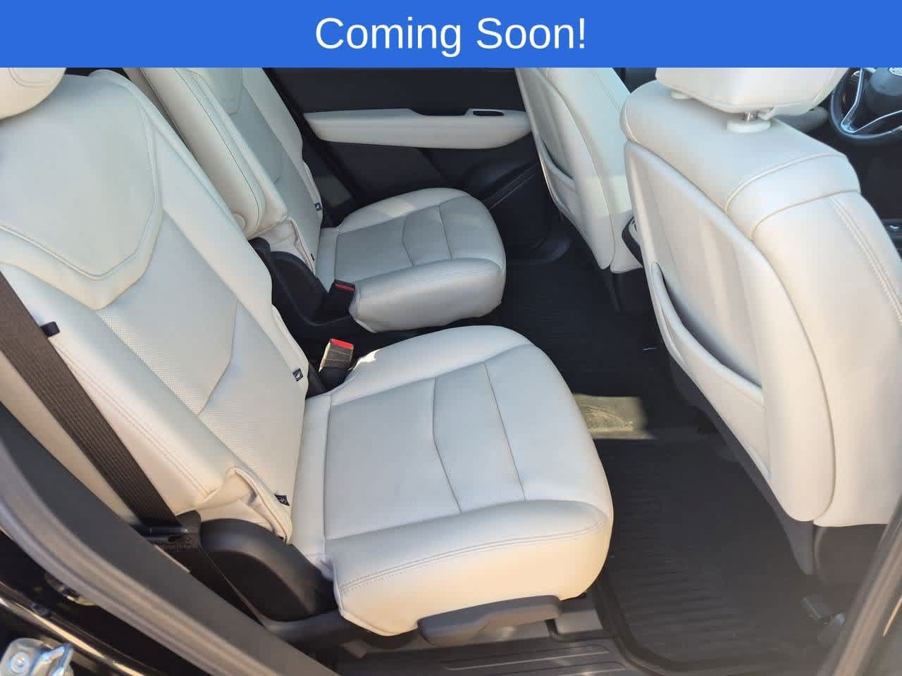 Used 2024 Cadillac XT6 Sport w/ LPO, Floor Liner Package AWD/4WD image 21
