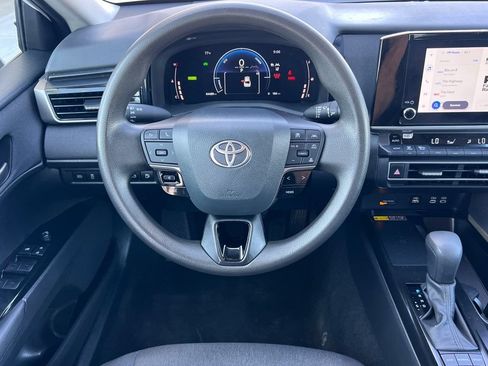 Used 2025 Toyota Camry LE FWD image 17