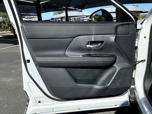 New 2026 Nissan Kicks SR image 10